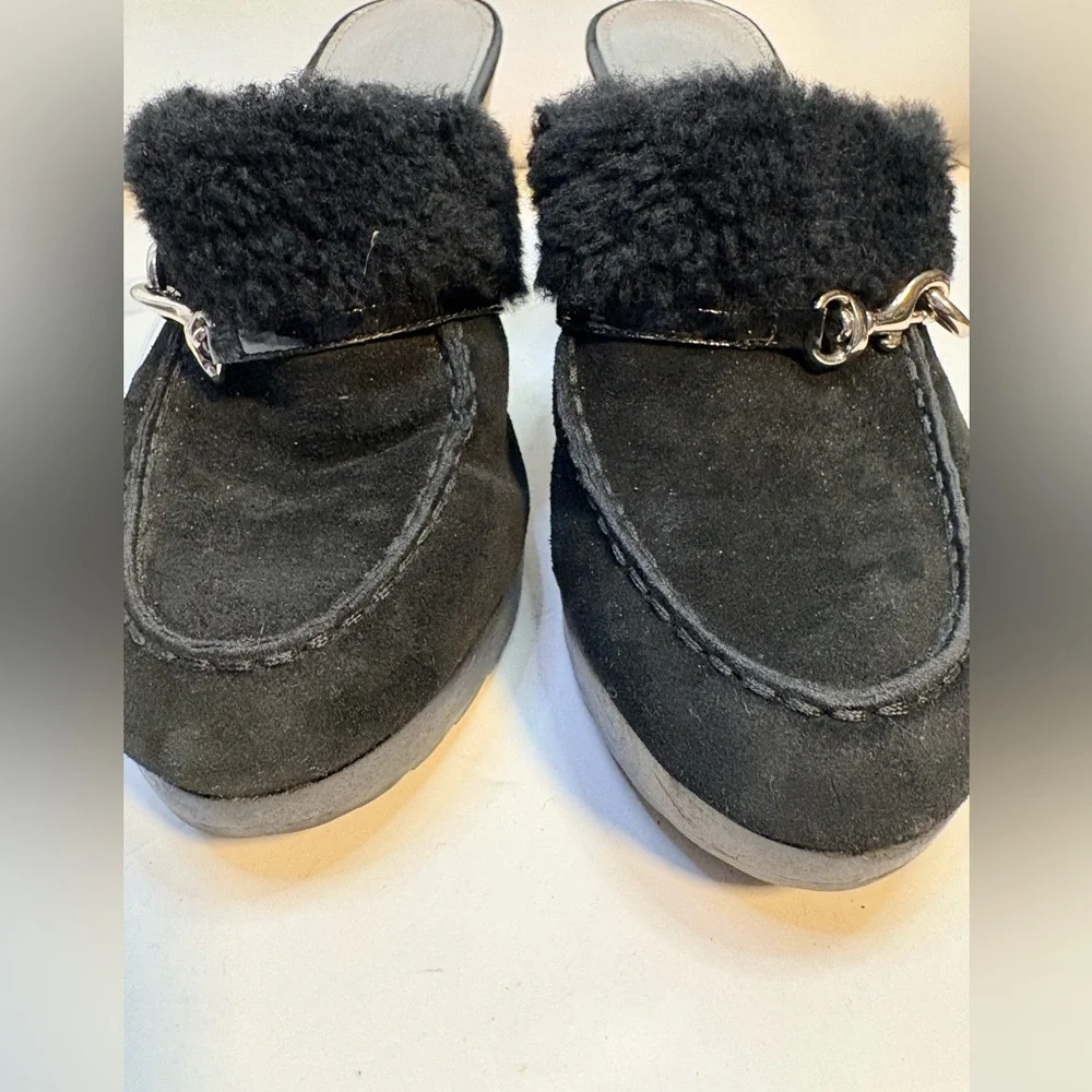 Coach Idyle Platform Mules in Black Suede and Faux-Shearling with Chain - Picture 16 of 16
